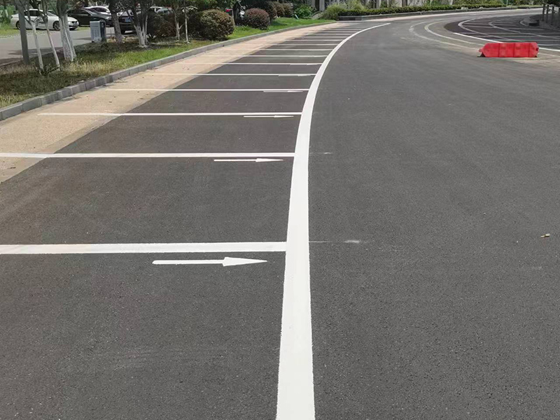 苏州划线画于路口时可提醒人们减速让行因此不同位置的划线各具备着不同作用